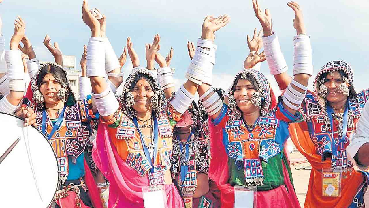 తండాల నిండా స్వపరిపాలన.. జీవన పురోభివృద్ధిలో పెనుమార్పు