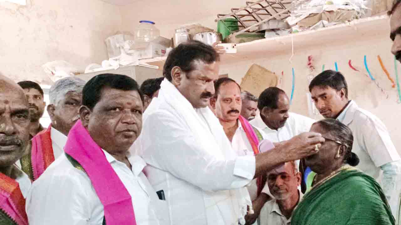 దేశానికే ఆదర్శం ‘కంటివెలుగు’