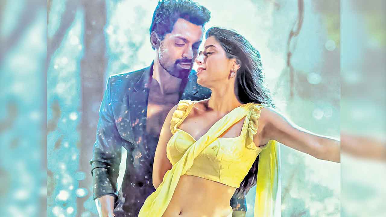 ఎన్నో రాత్రులొస్తాయిగానీ..