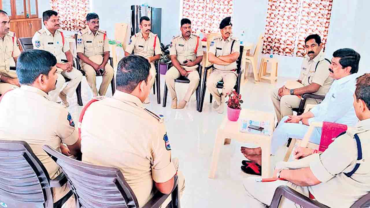 గంజాయిపై ఉక్కుపాదం మోపాలి