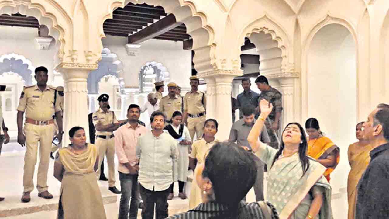 గడికోట పునరుద్ధరణ భేష్‌