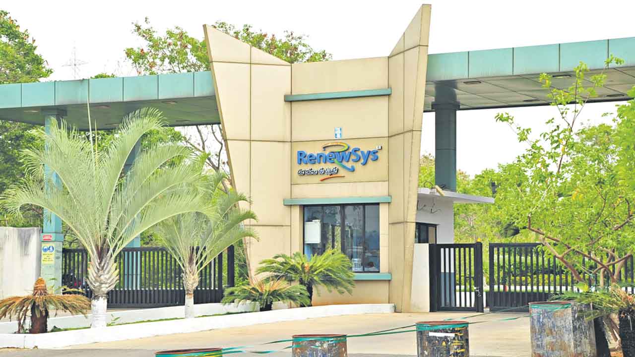 రంగారెడ్డి జిల్లాలో భారీగా వెలుస్తున్న పరిశ్రమలు