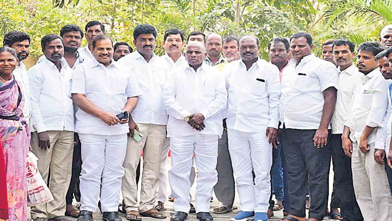 అర్హులైన రైతులందరికీ న్యాయం చేస్తాం