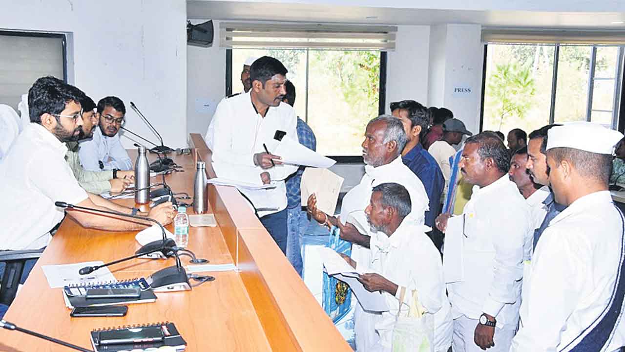 ‘ప్రజావాణి’ ఫిర్యాదులను త్వరితగతిన పరిష్కరించాలి