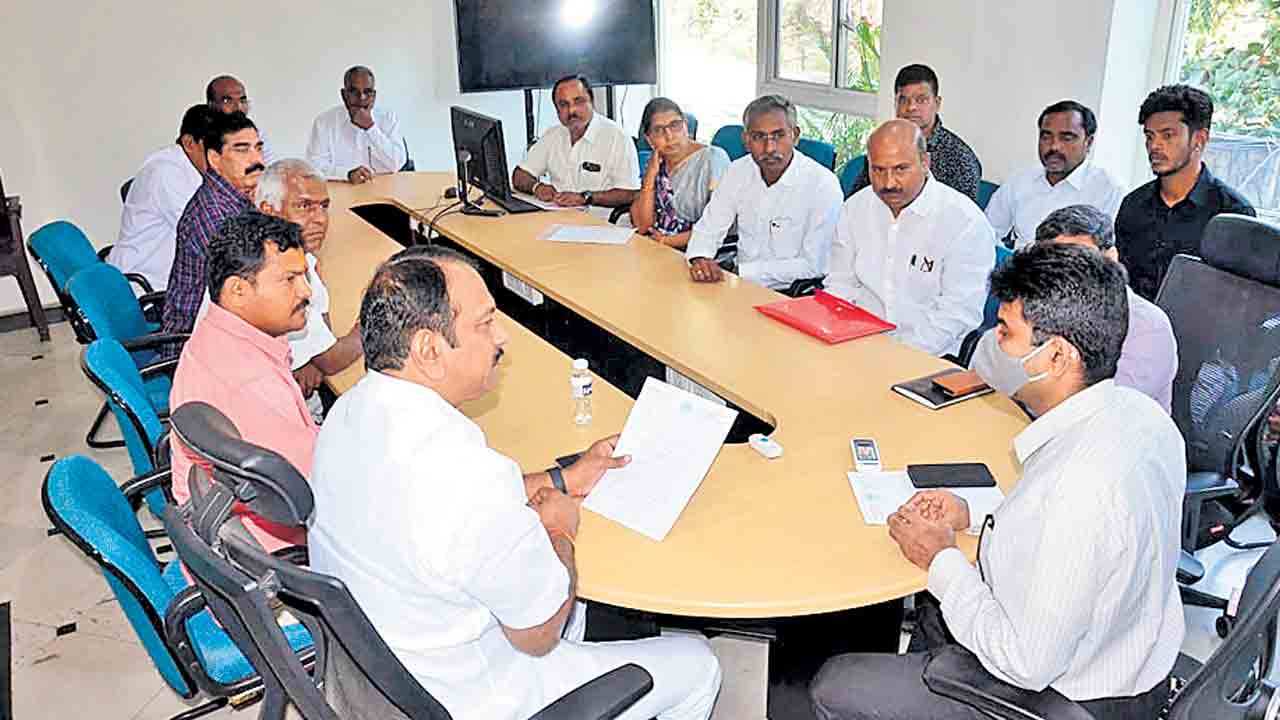 దుర్వాసన రాకుండా.. ట్రంక్‌లైన్‌ నిర్మాణం