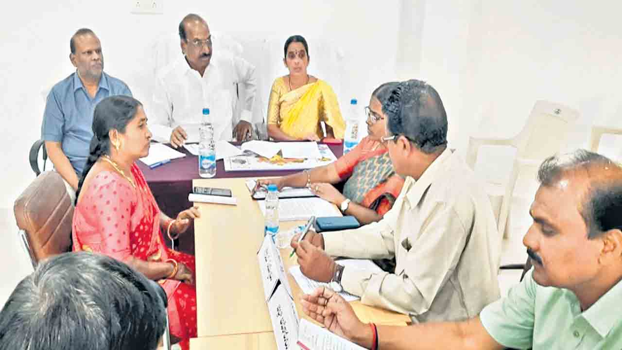 నాణ్యమైన విద్యనందించాలి