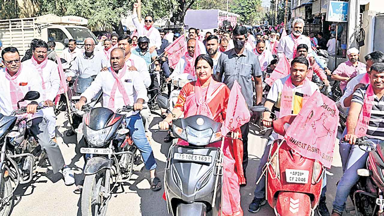 ప్రతి కార్యకర్తా అంకితభావంతో పనిచేయాలి