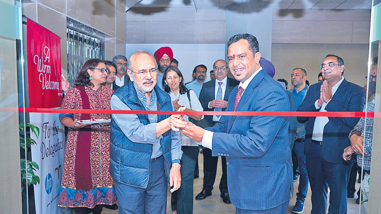 నవీ ముంబైలో టెక్‌నోవా టచ్‌ సెంటర్‌