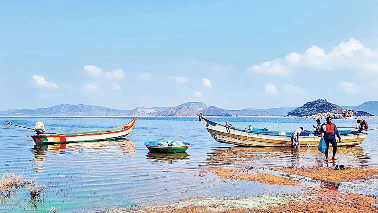 వైజాగ్‌ కాలనీని రక్షించుకొందాం