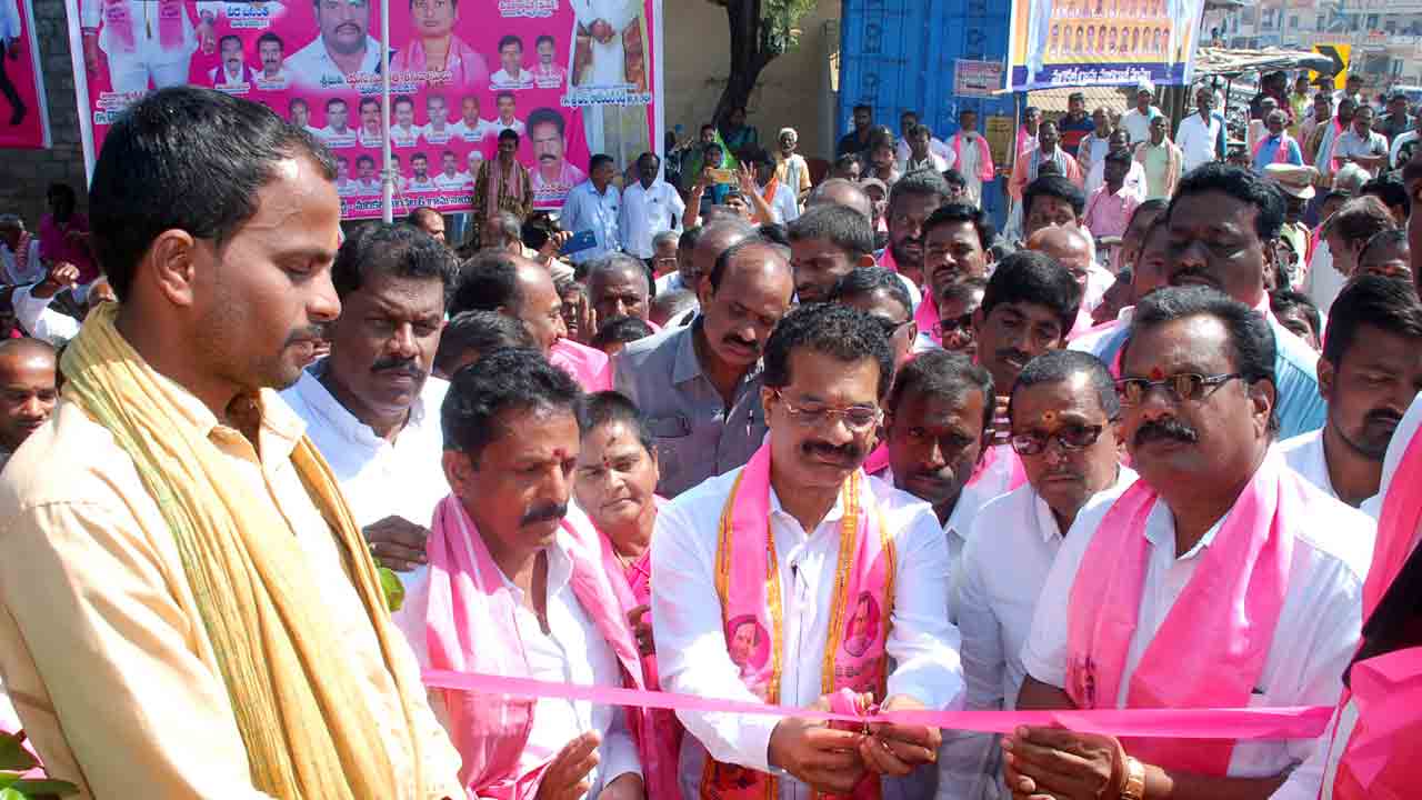 ఢిల్లీ గడ్డపై గులాబీ జెండాను ఎగురవేస్తాం