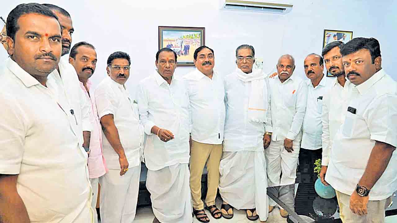 సీసీ రోడ్లకు రూ.14 కోట్లు మంజూరు