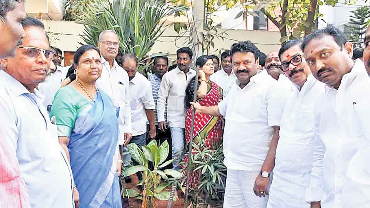 తాగునీటి సమస్యపై దృష్టి పెట్టండి