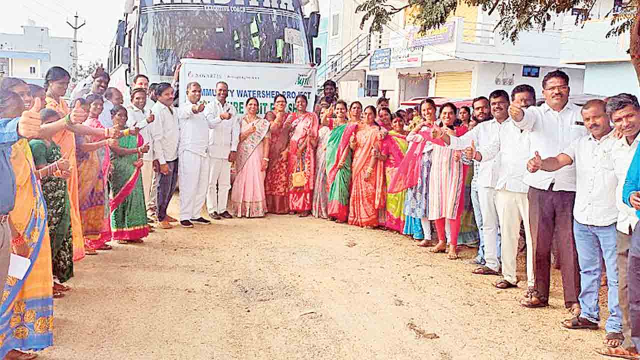 సేంద్రియ సాగుపై అధ్యయనానికి చెన్నై వెళ్లిన మహిళా రైతులు