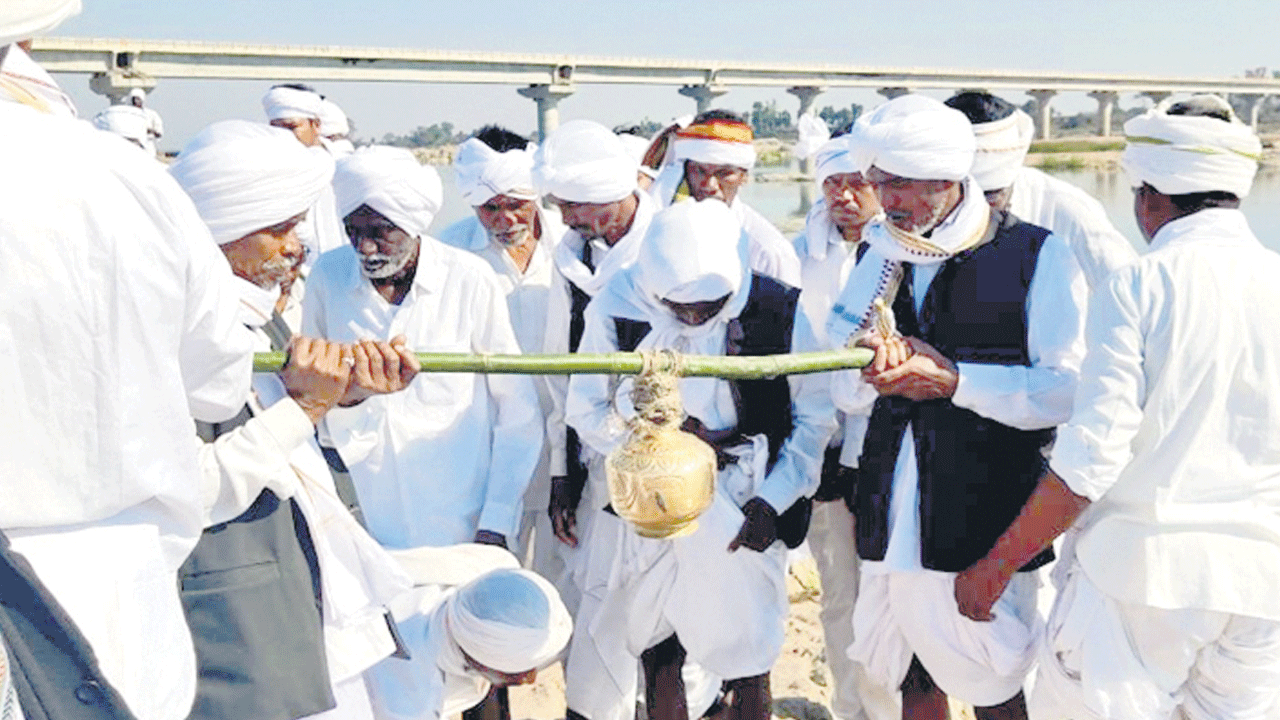 గంగాజలం సేకరణ