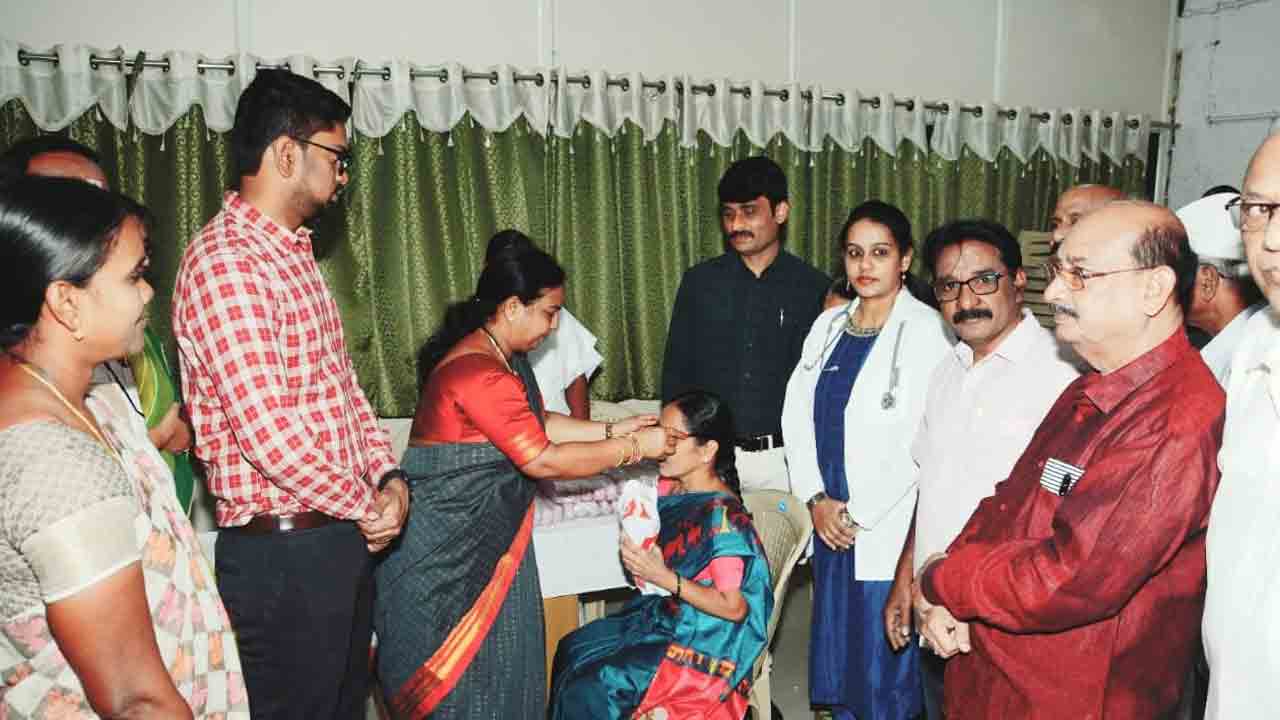 ‘కంటి వెలుగు’ దేశానికి ఆదర్శం