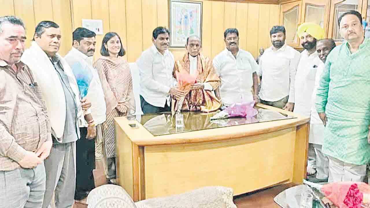నాందెడ్‌లో కేసీఆర్‌ సభకు ముమ్మర ఏర్పాట్లు