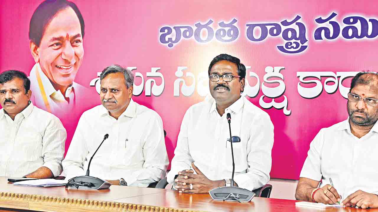 బండీ.. కరెంట్‌ తీగ పట్టుకో