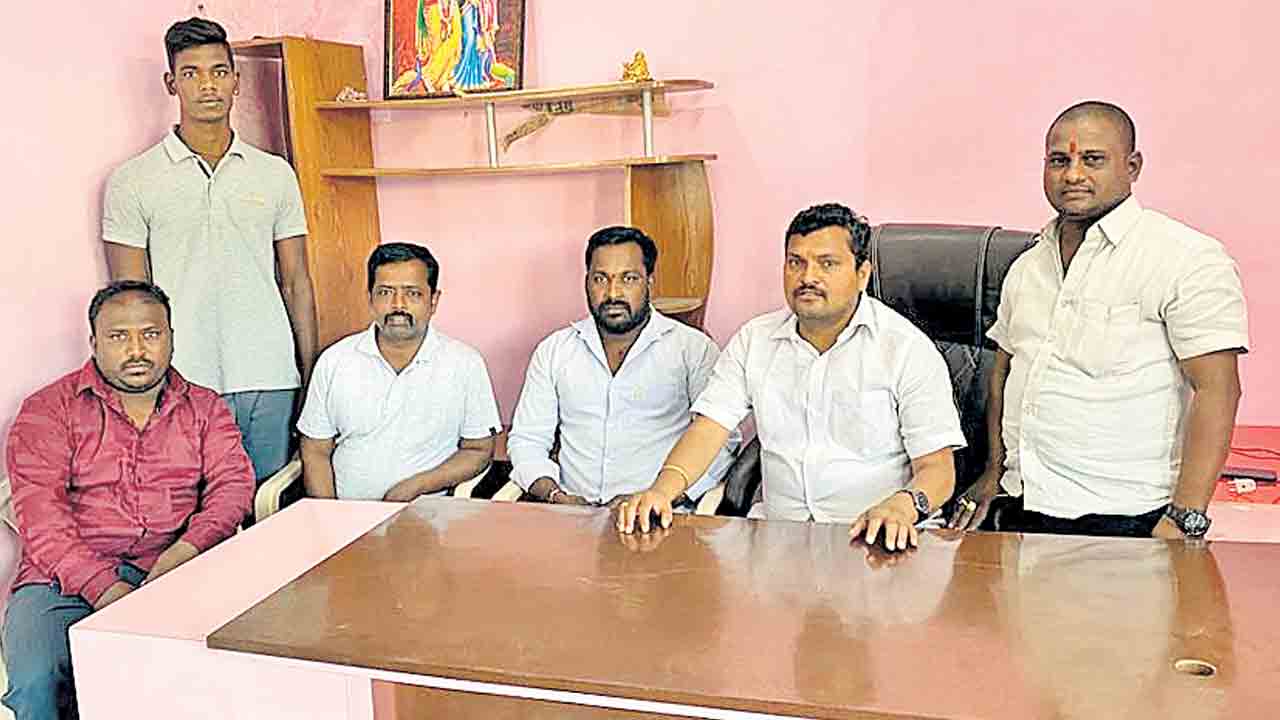 శిలా ఫలకం ధ్వంసం.. బీఆర్ఎస్ పార్టీకి సంబంధం లేదు
