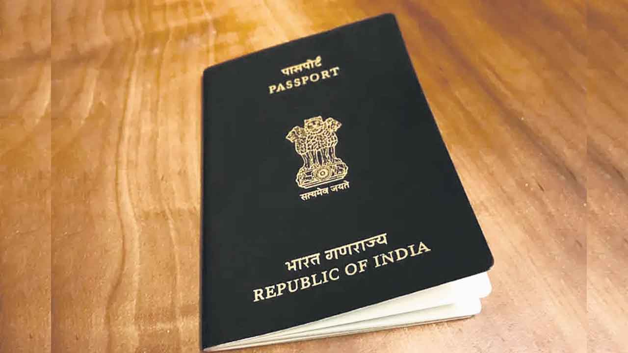 పారదర్శకంగా పాస్‌పోర్టు పరిశీలన