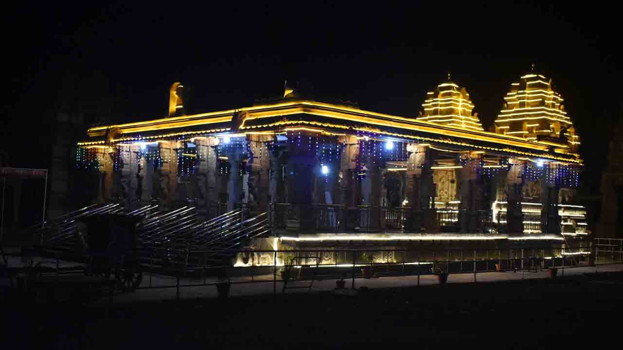 గిరివనం శోభాయమానం.. నేటి అర్ధరాత్రి నుంచి నాగోబా జాతర ప్రారంభం