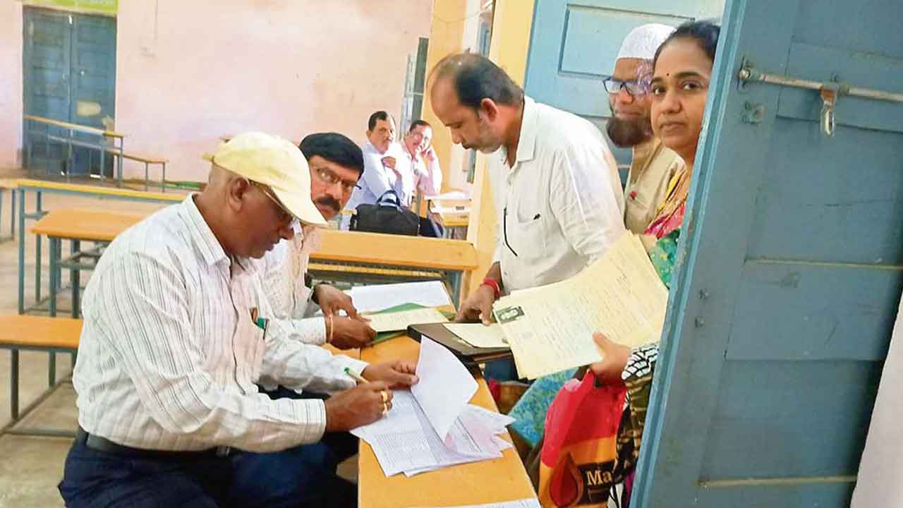 పరిశీలన మొదలైంది.. ఇక దరఖాస్తులే..