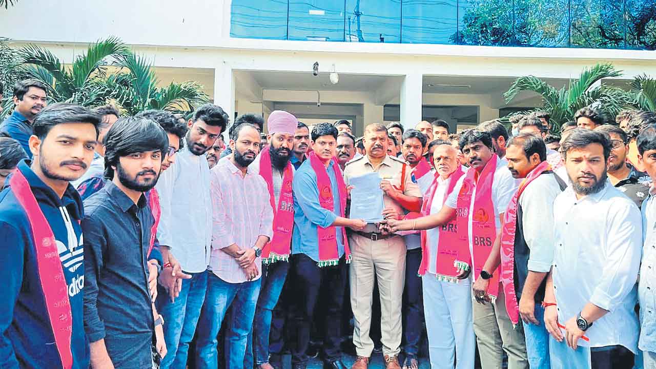 సీఎంపై అనుచిత వ్యాఖ్యలు చేసిన వారిపై..చర్యలు తీసుకోవాలి