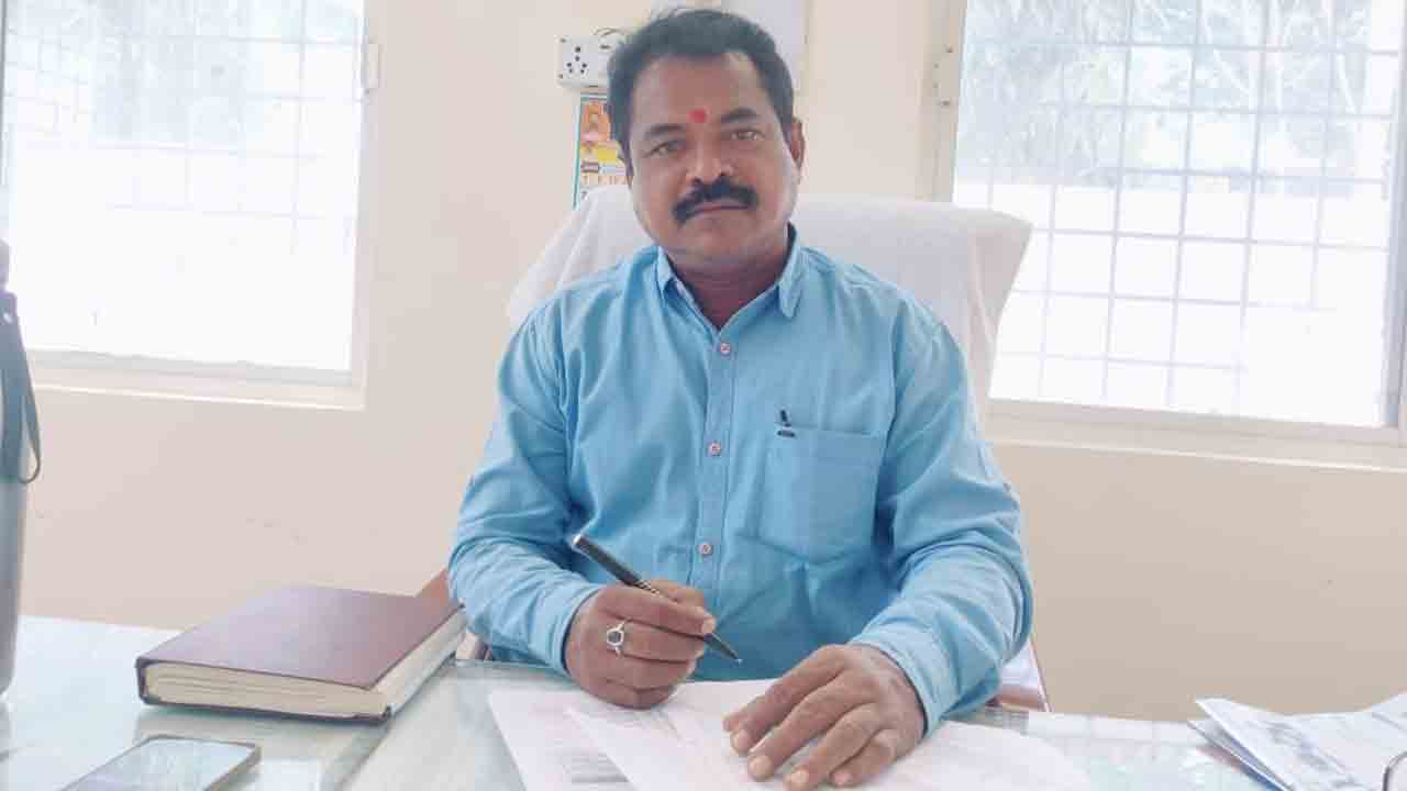 ఆధునిక హంగులతో.. గ్రామ సచివాలయాలు