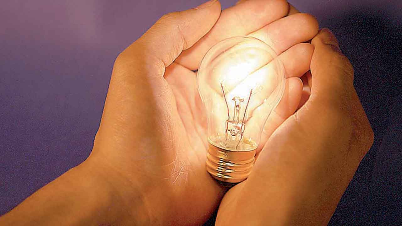 ఇంటింటా కరెంట్ కాంతులు