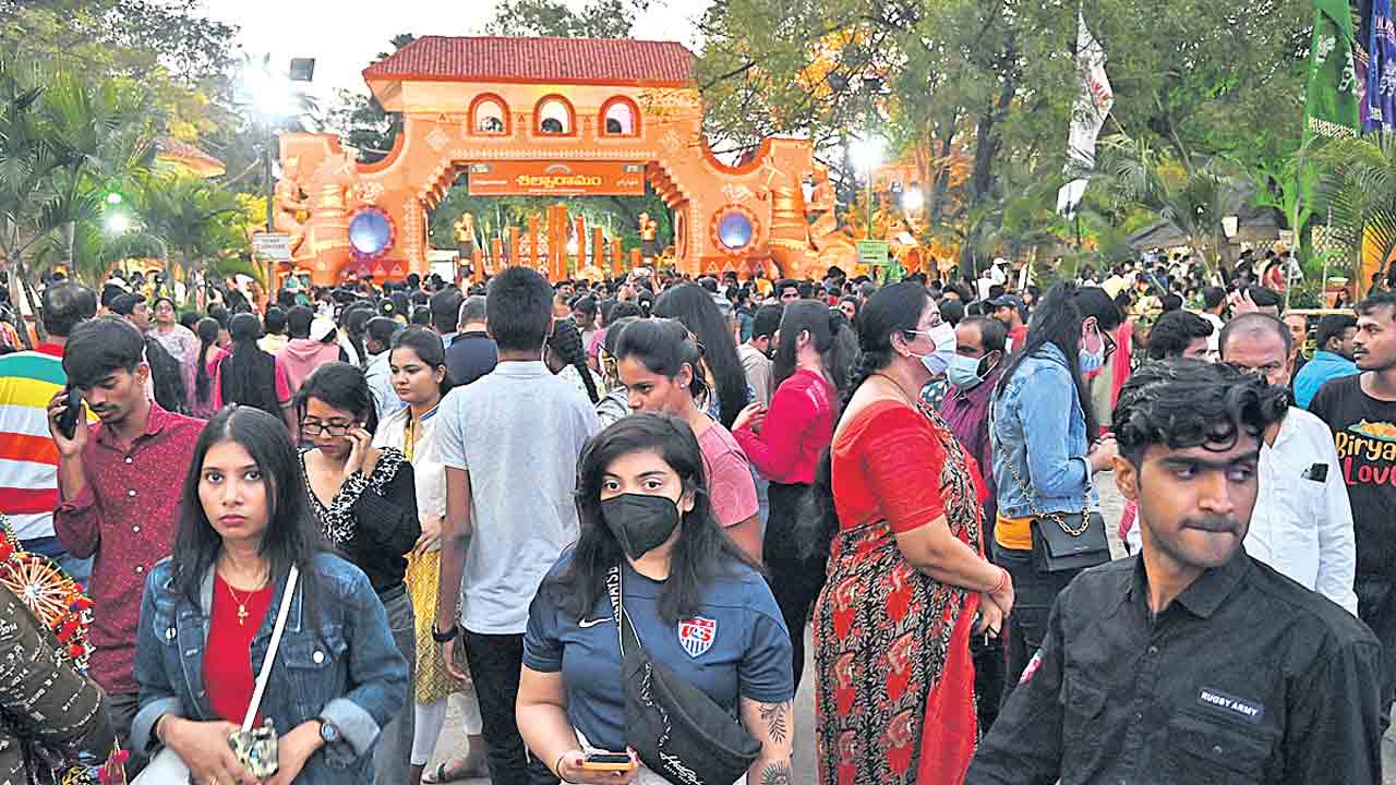 ఆకట్టుకున్న సాంస్కృతిక ప్రదర్శనలు
