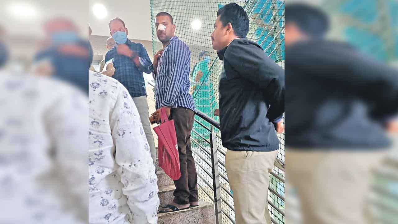 పసిపాప మెడకు..బిగుసుకున్న మాంజా