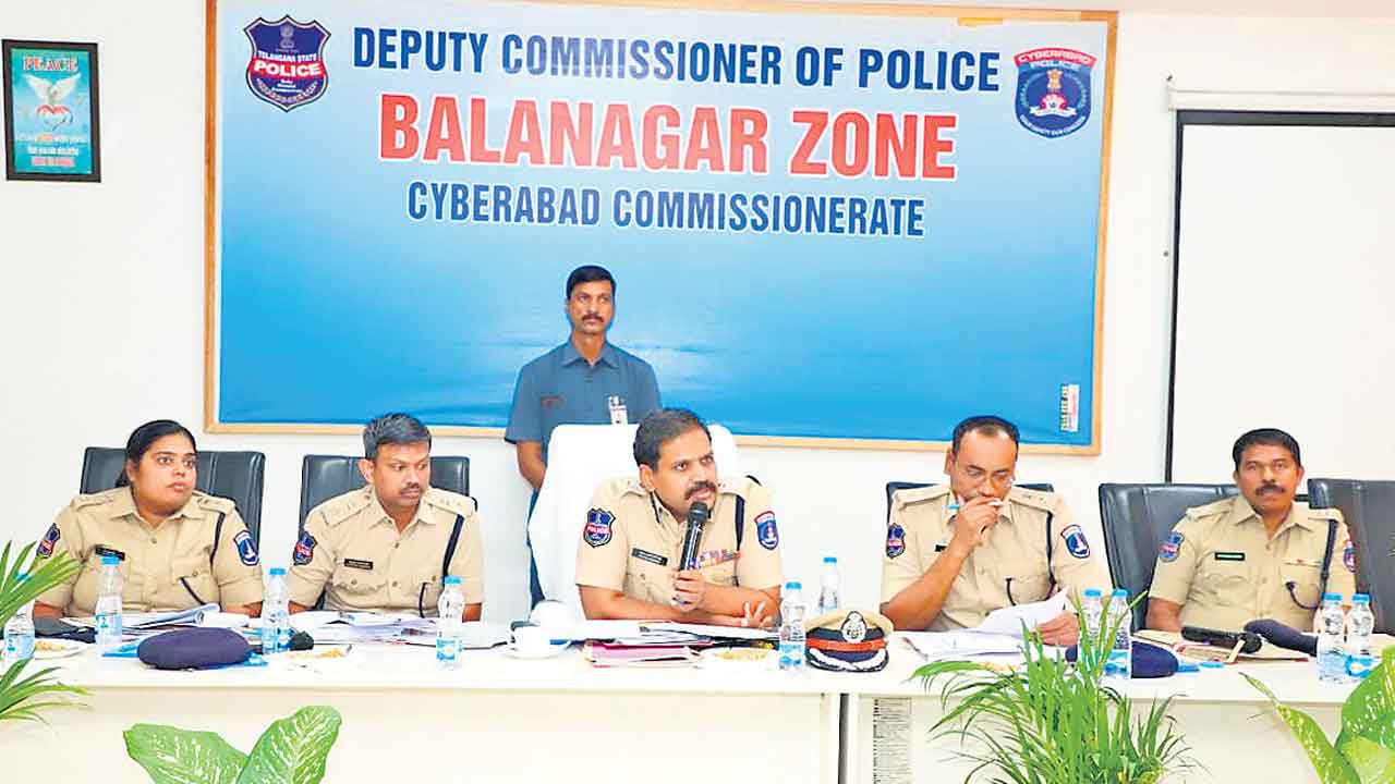 సమీక్షలు నిర్వహించి.. పనితీరు మెరుగుపర్చుకోండి..!