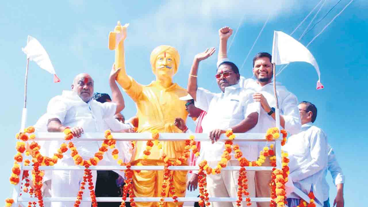 గిరిజనుల అభ్యున్నతికి ప్రభుత్వం కృషి