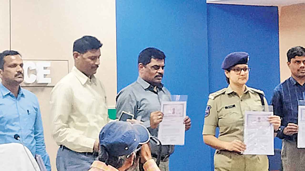 కోల్‌కత్తా కేంద్రంగా నకిలీ బ్యాంకు గ్యారెంటీలు