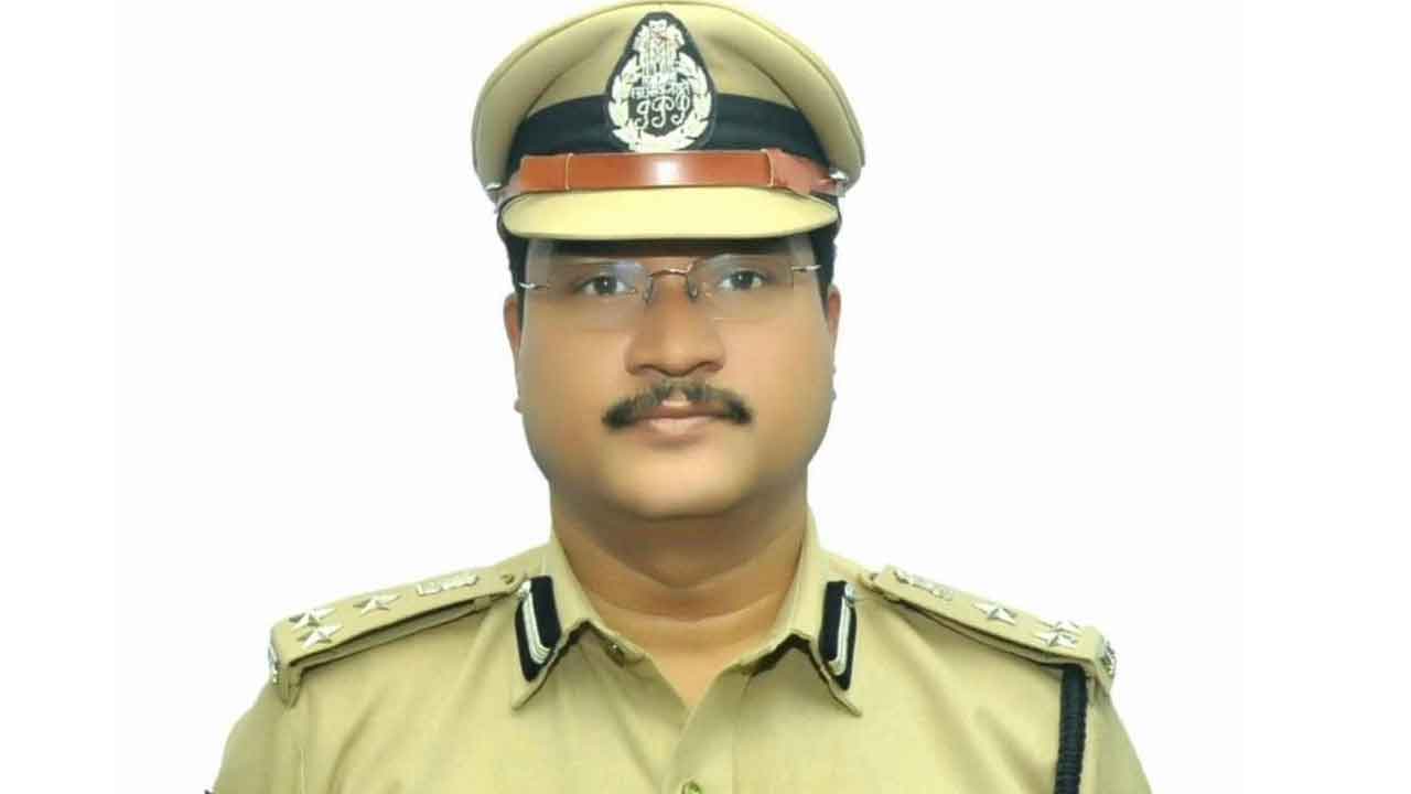 భూ దందాలపై ఉక్కుపాదం