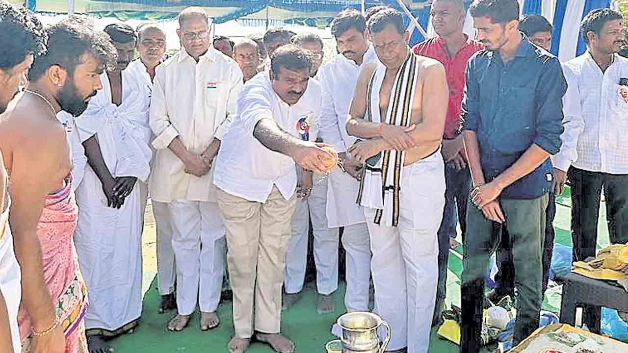 ఆలయాల నిర్వహణకు రాష్ట్ర ప్రభుత్వం పెద్దపీట