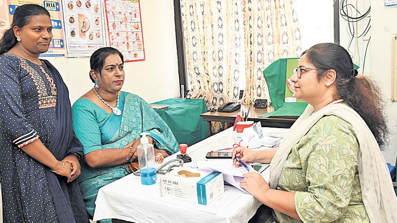 చేయూతనిస్తూ.. భరోసాకల్పిస్తూ..