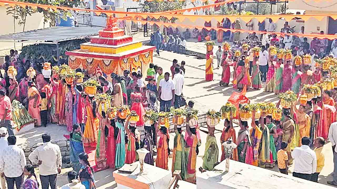 వైభవంగా సవరమ్మ జాతర