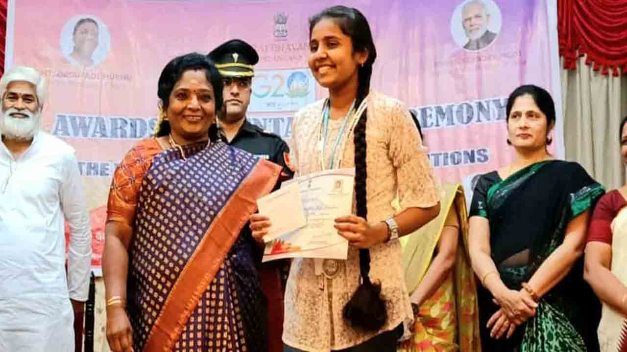 జీ20 లోగో పోటీల్లో కేయూ విద్యార్థుల ప్రతిభ