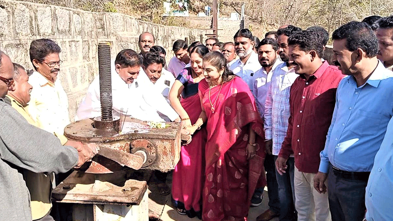 నీటిని పొదుపుగా వాడుకోవాలి