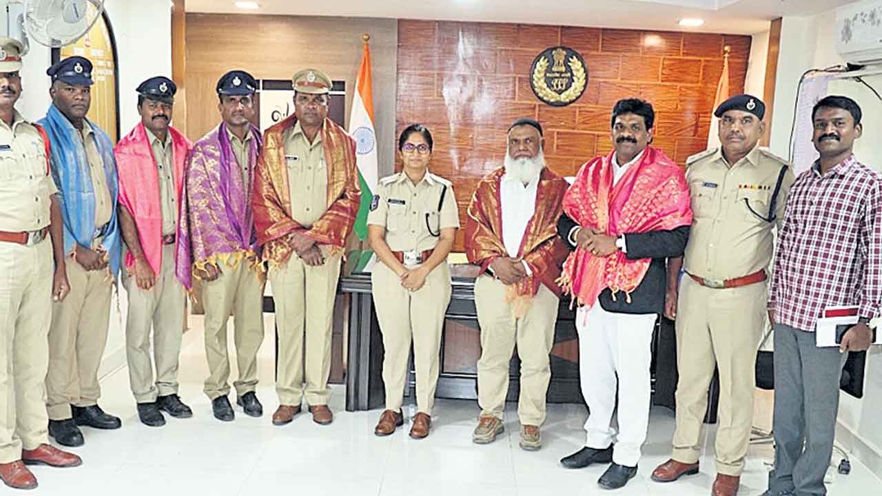 బాధితులకు న్యాయం చేయాలి