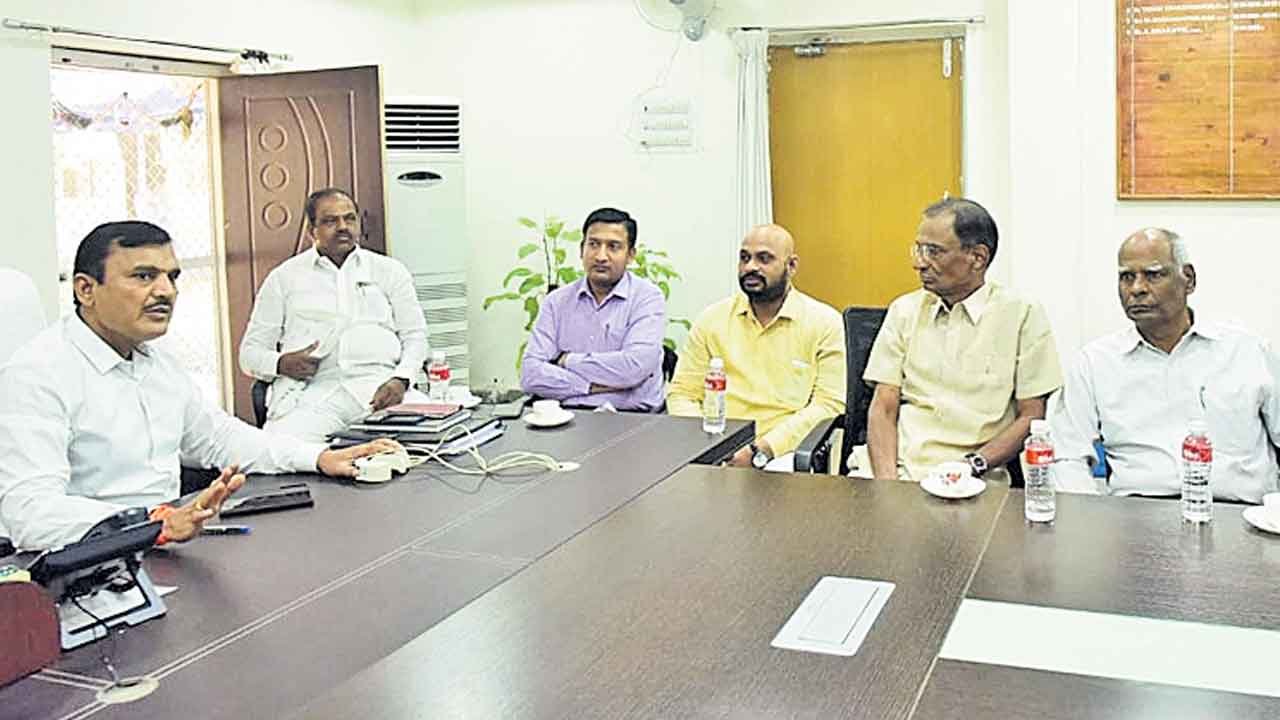 బసవేశ్వర ఎత్తిపోతల పనులు ప్రారంభించాలి