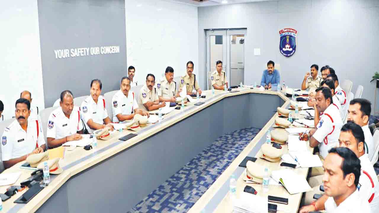 ట్రాఫిక్‌ సమస్యలు తలెత్తకుండా చూడాలి