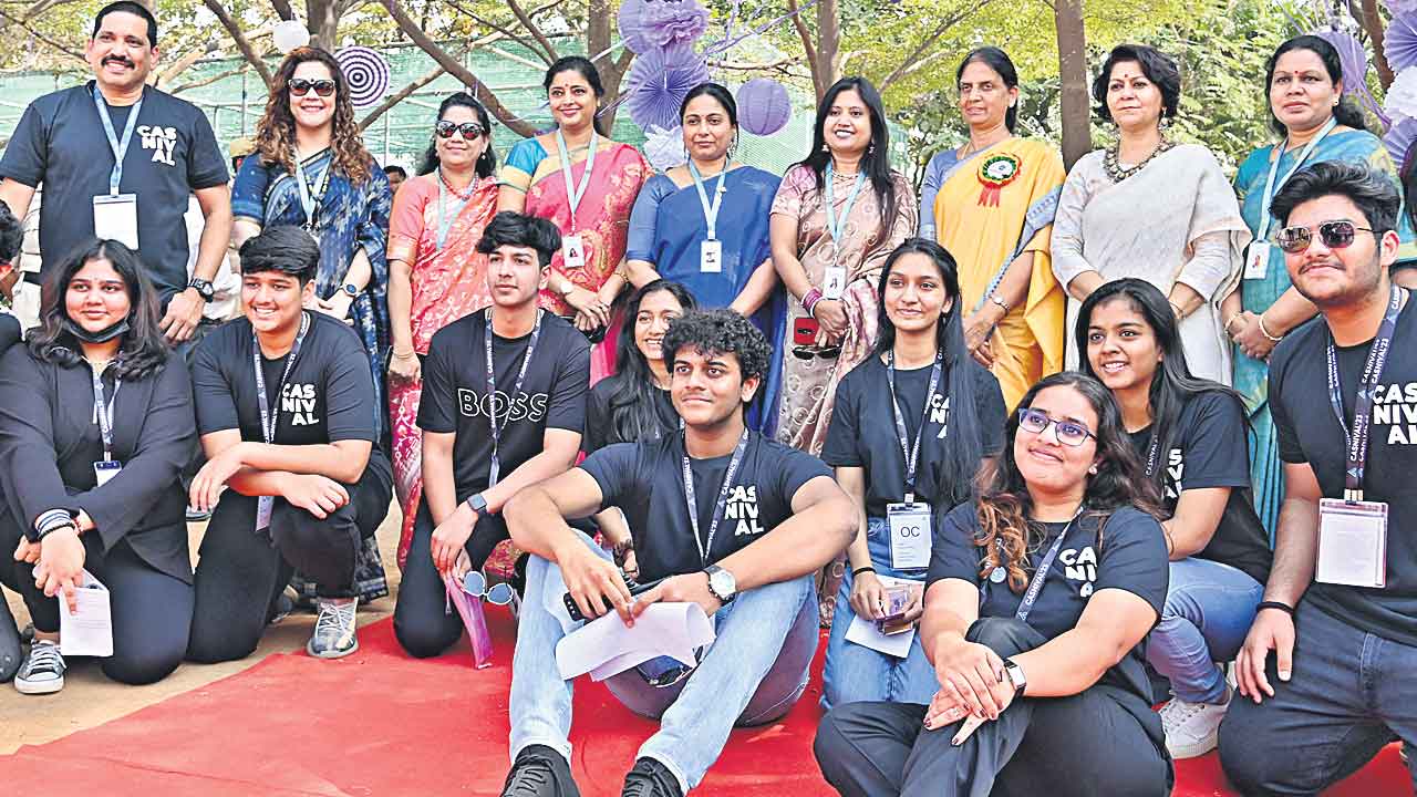 ఓక్రిడ్జ్‌లో సందడిగా కాస్నివాల్‌