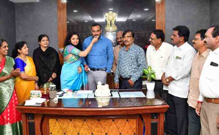 జిల్లా వ్యాప్తంగా ఘనంగా కొత్త సంవత్సర వేడుకలు