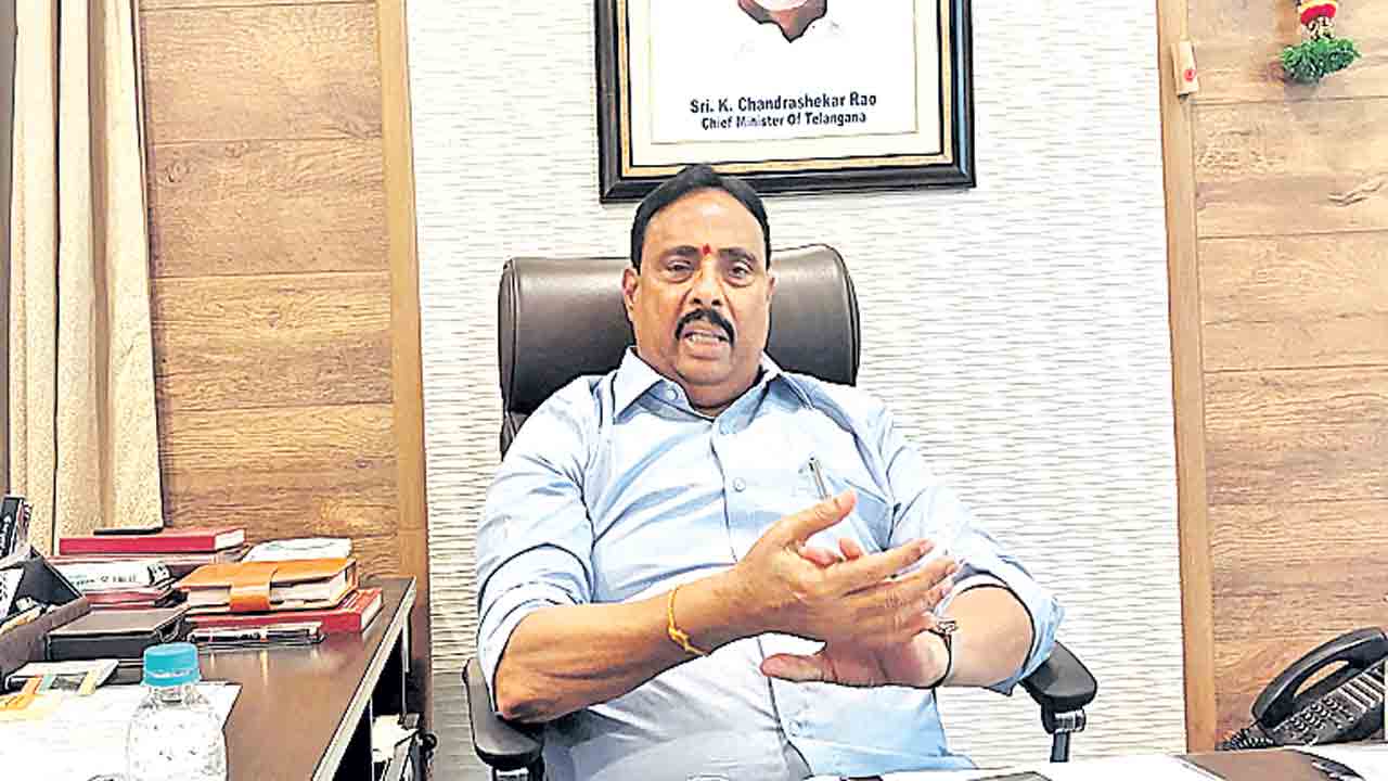 కార్పొరేట్‌ విద్యాసంస్థలు 25 శాతం సీట్లు పేద విద్యార్థులకు ఇవ్వాలి