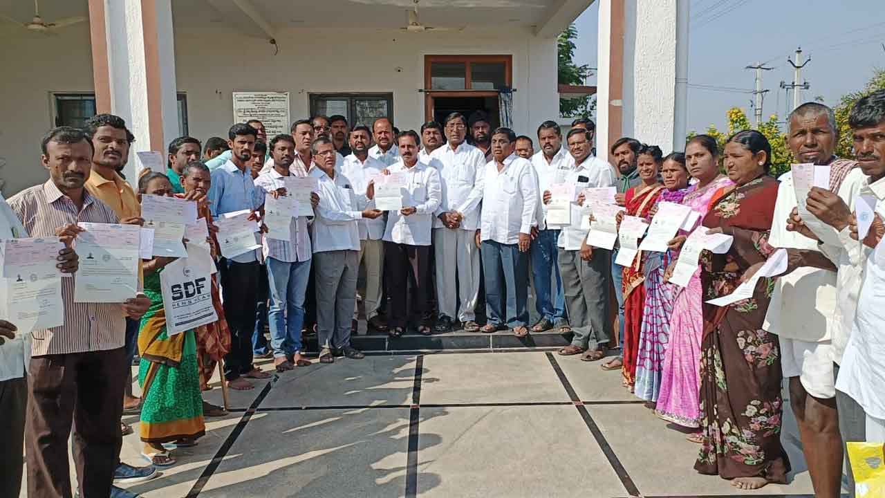 సీసీ రోడ్లకు రూ.7.05 కోట్లు మంజూరు