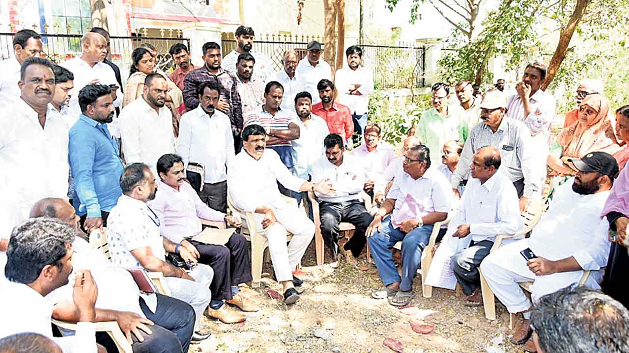 ఎమ్మెల్యే చొరవతో సమస్య పరిష్కారం