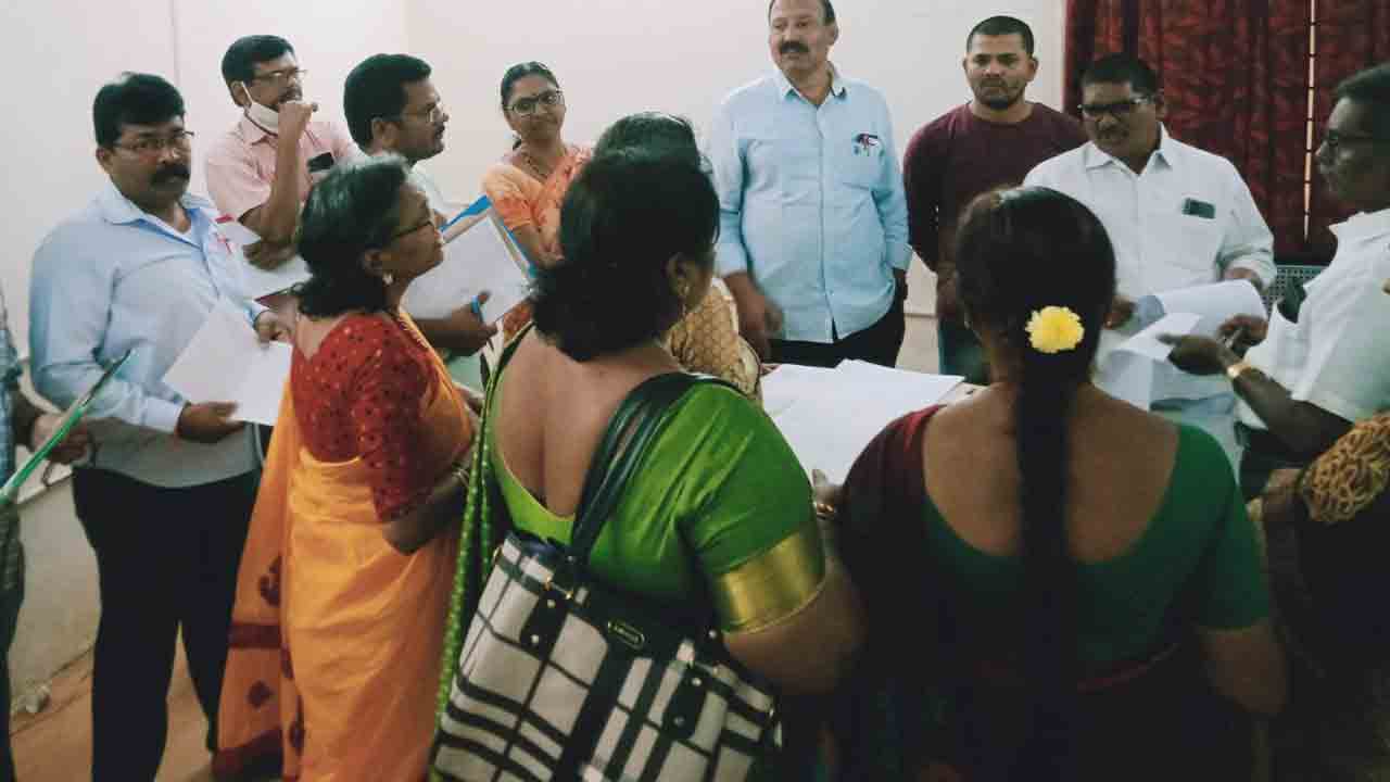 ఉద్యోగోన్నతుల కౌన్సిలింగ్‌కు 321  మంది హాజరు