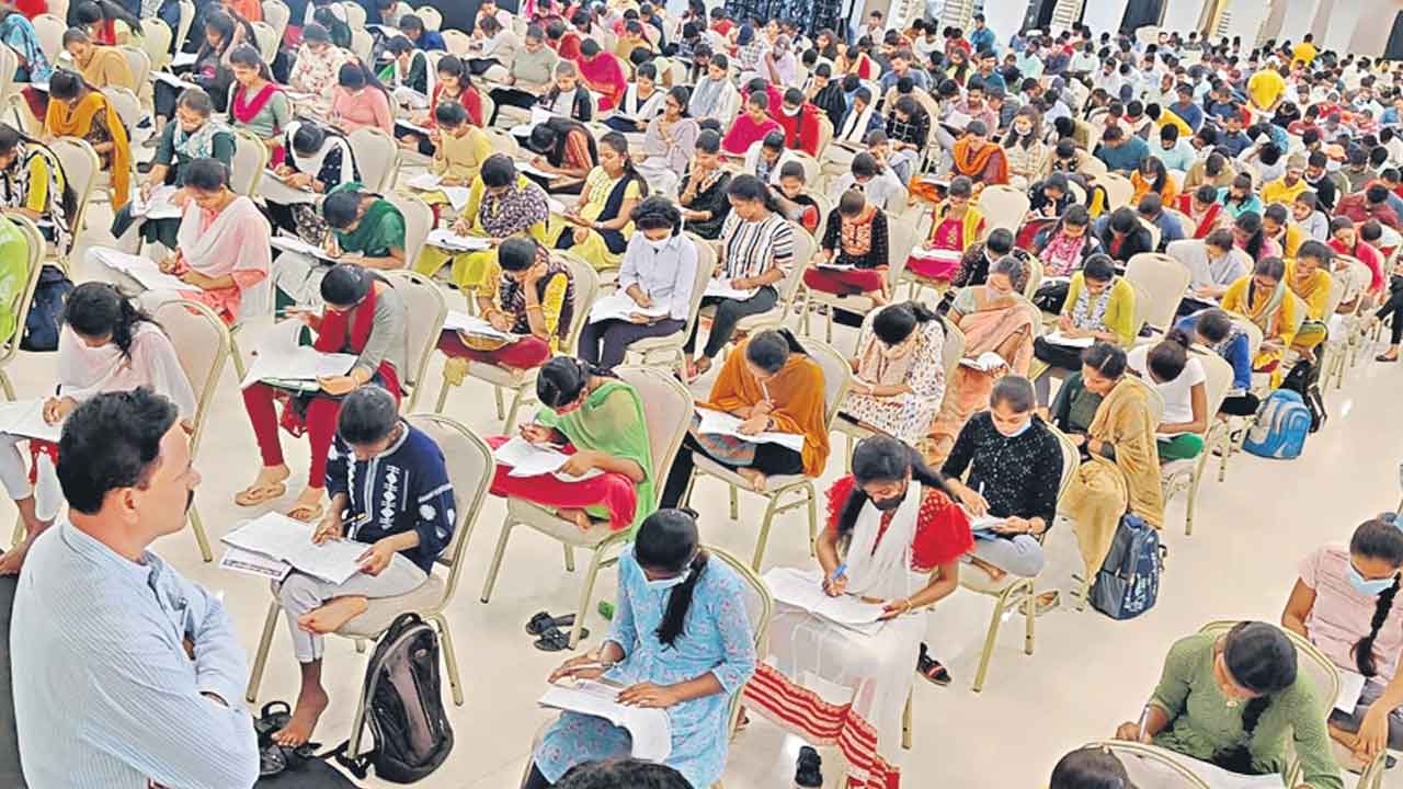 మూడు కేంద్రాలు.. 2,100 మంది