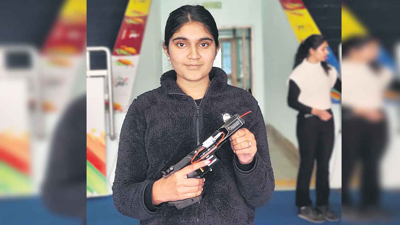 ఇషా గురి అదుర్స్‌